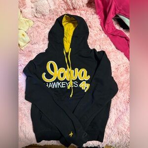 Vintage Iowa Hawkeye sweatshirt! size medium.